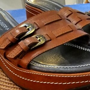 Super cute 2-buckle Sandals